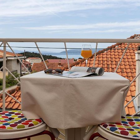 Apartment And Rooms Mila Makarska Esterno foto