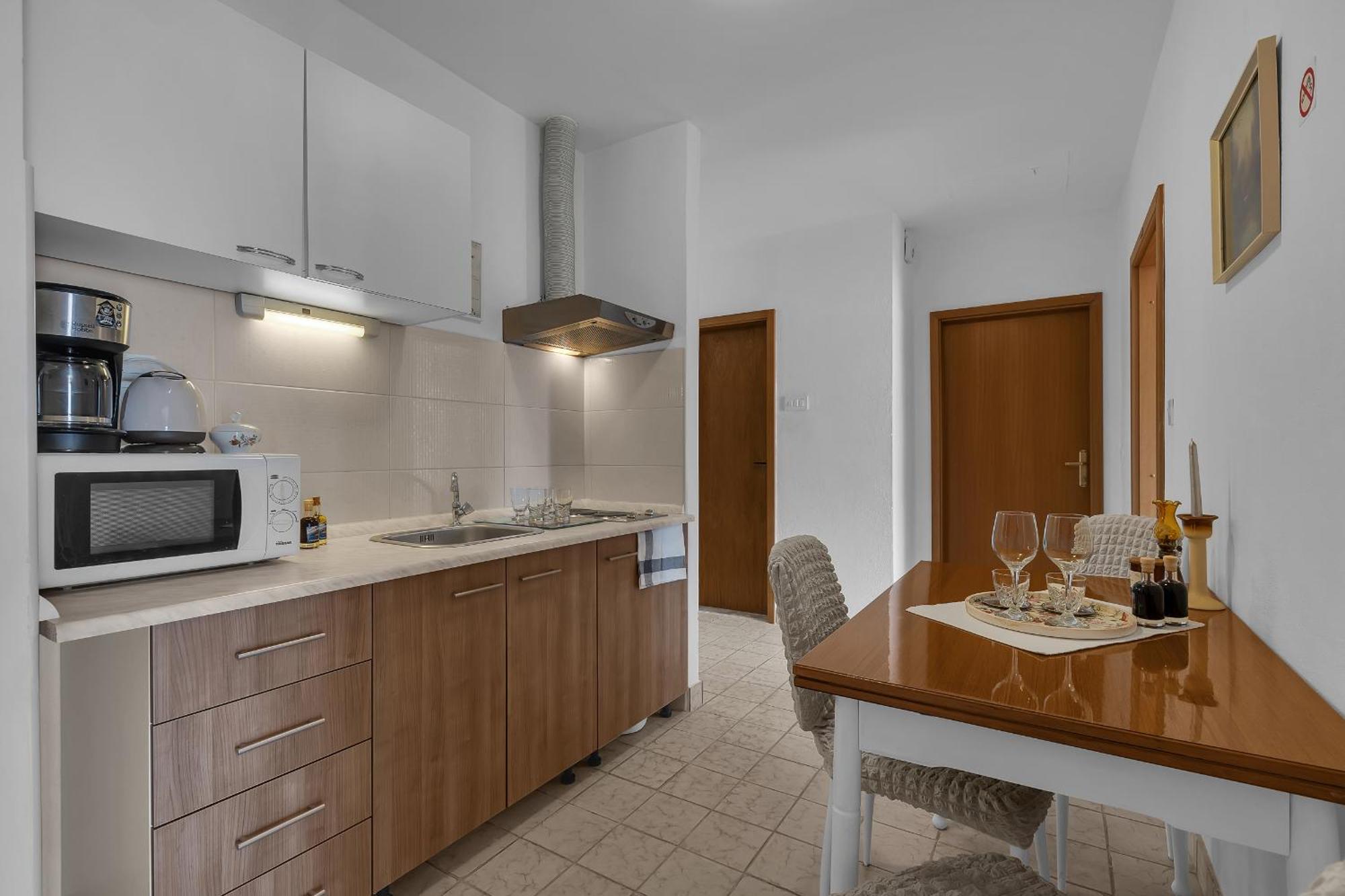 Apartment And Rooms Mila Makarska Esterno foto