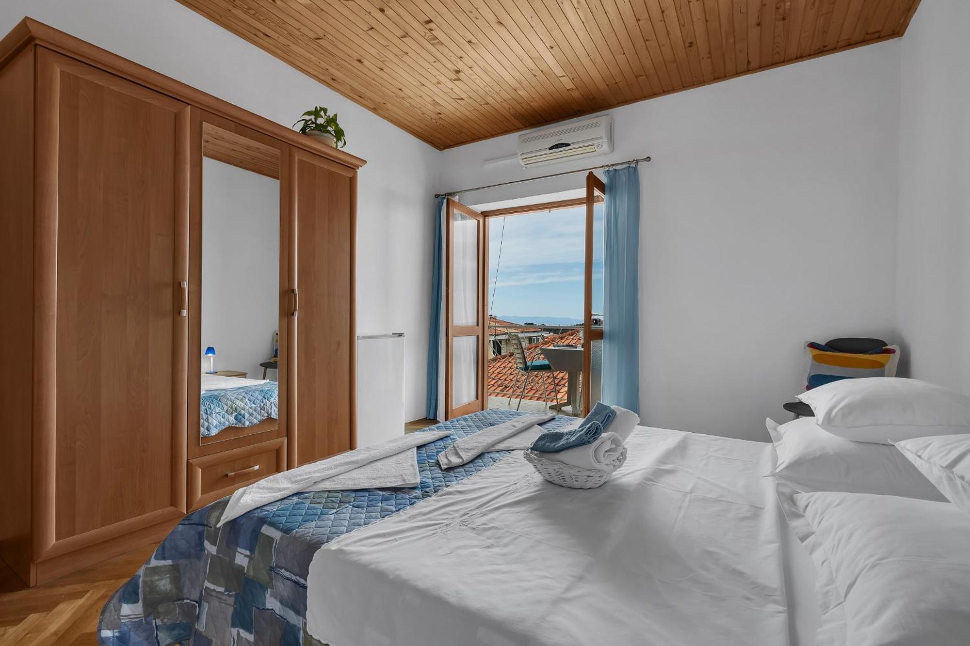 Apartment And Rooms Mila Makarska Esterno foto