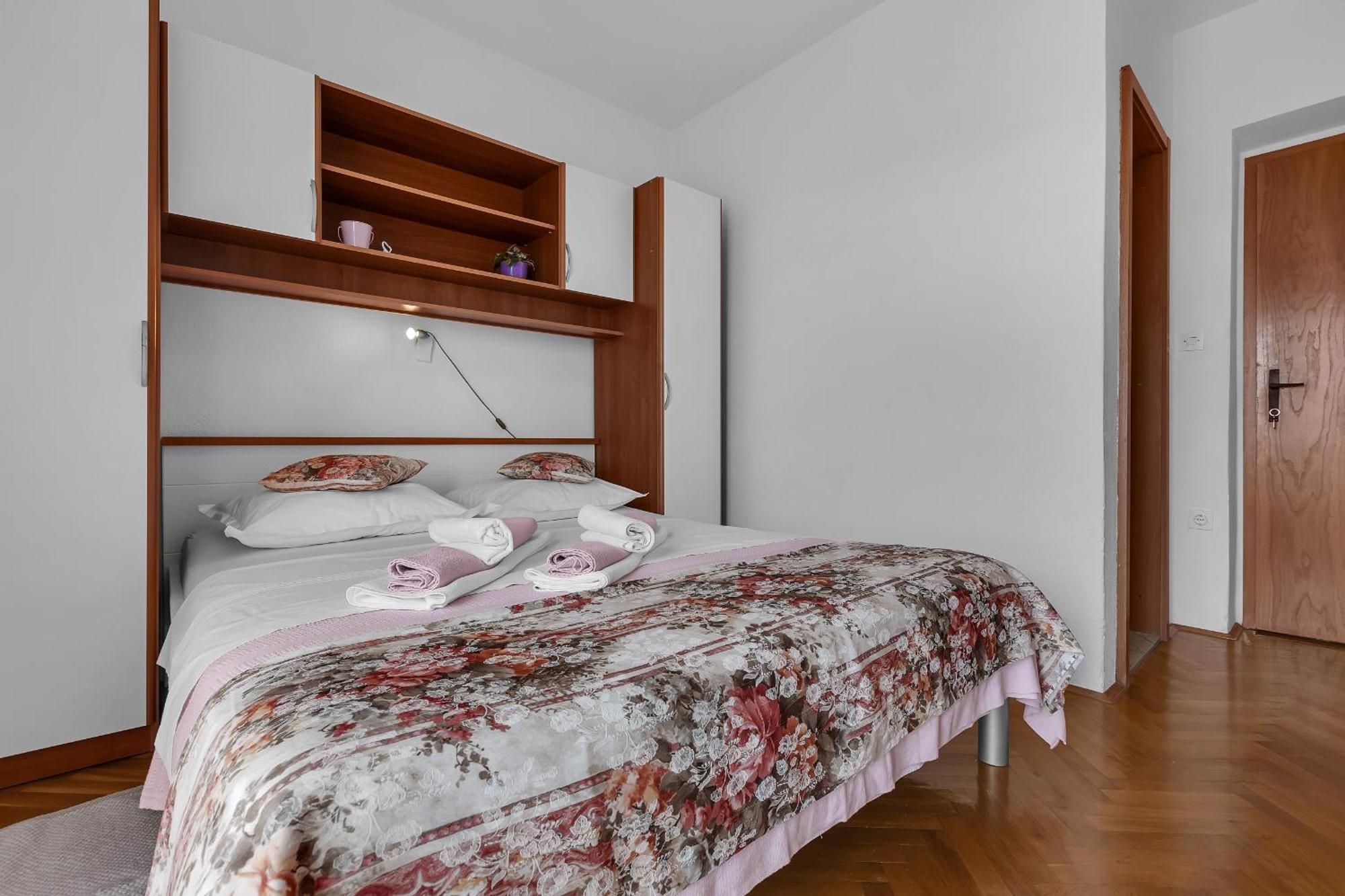 Apartment And Rooms Mila Makarska Esterno foto