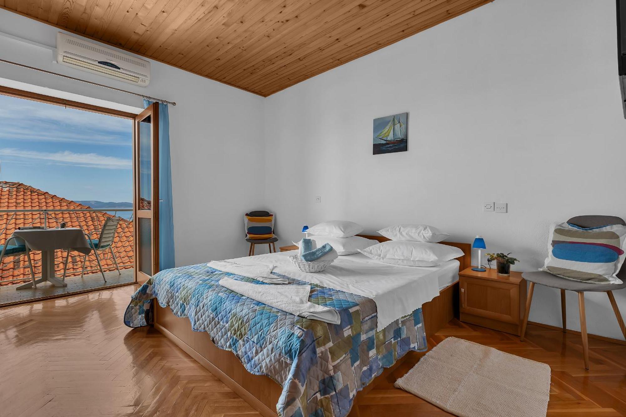 Apartment And Rooms Mila Makarska Esterno foto