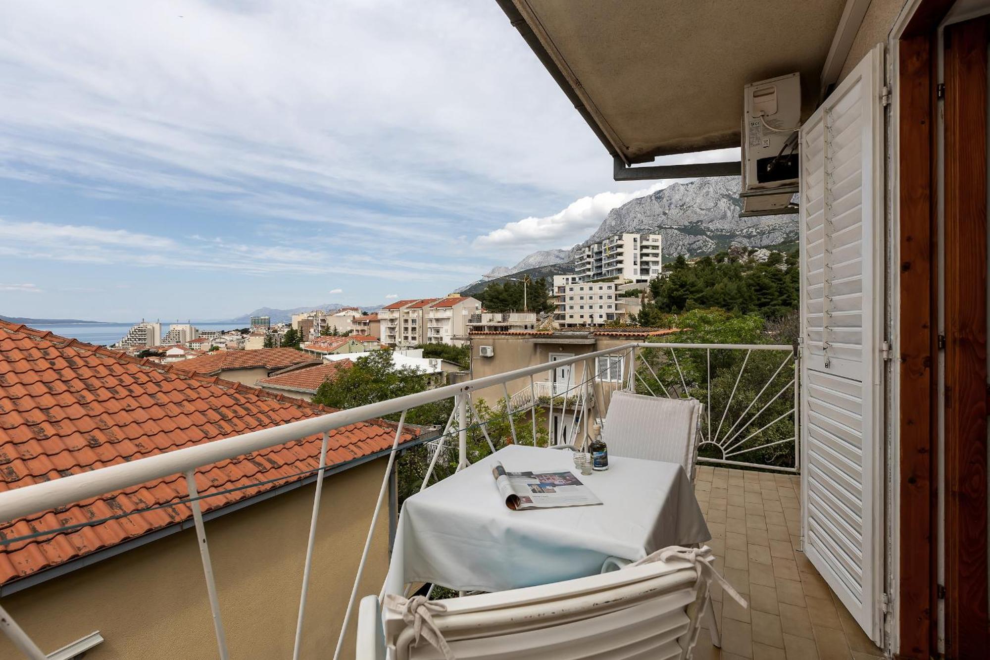 Apartment And Rooms Mila Makarska Esterno foto