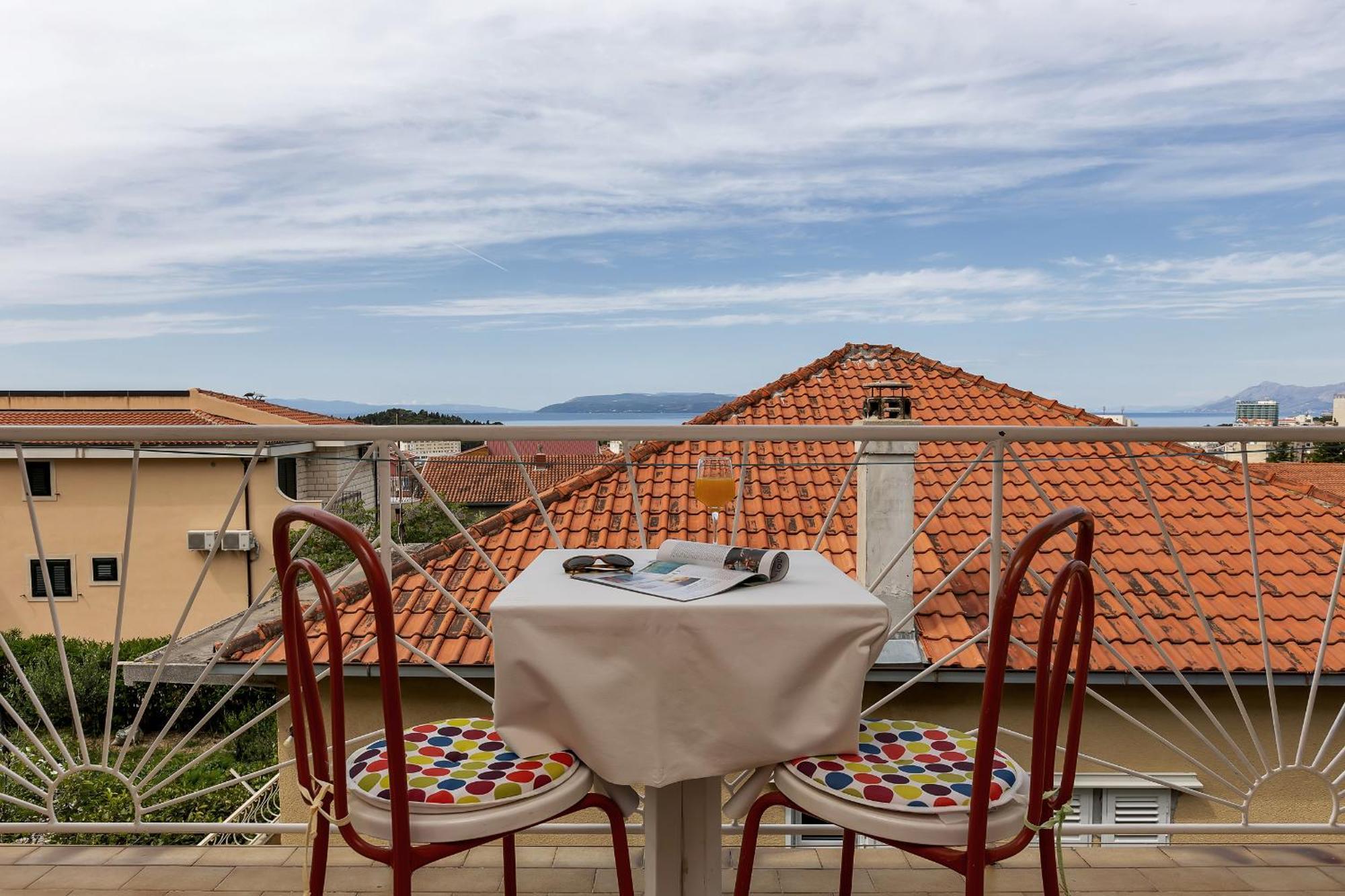 Apartment And Rooms Mila Makarska Esterno foto