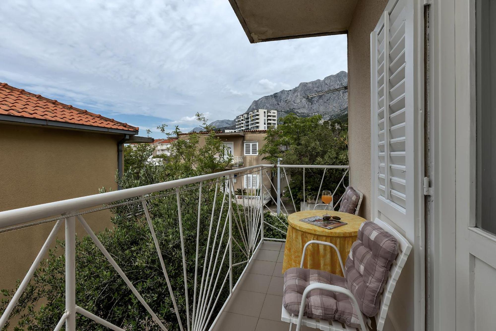 Apartment And Rooms Mila Makarska Esterno foto